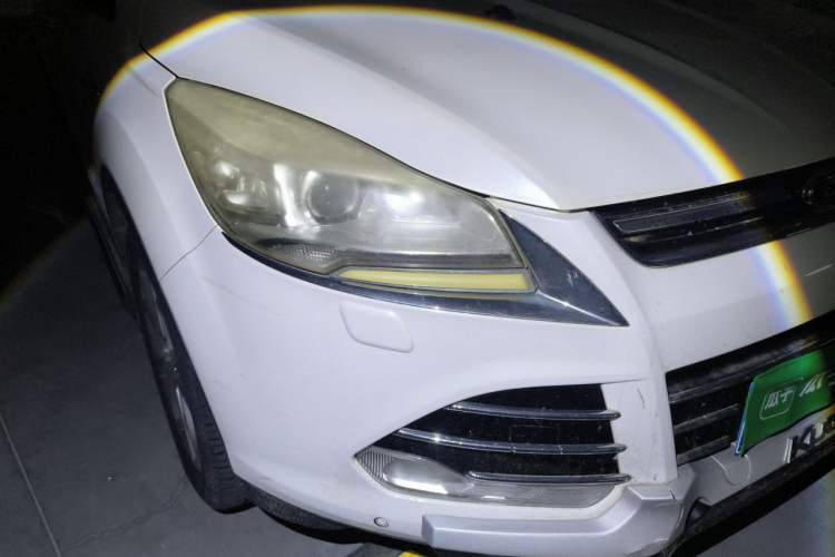 Used Ford Kuga 2013 2.0L GTDi Four-Wheel-Drive Sport Model Right Front Headlight