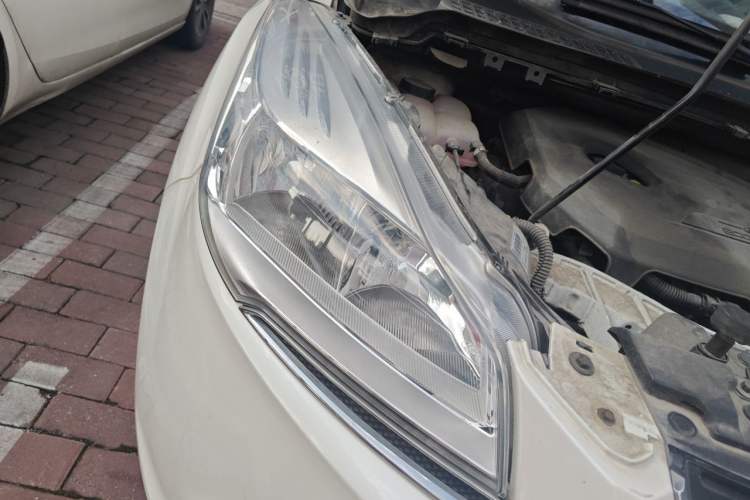 Used Ford Kuga 2013 1.6L GTDi 4x4 Elite Model Right Front Headlight