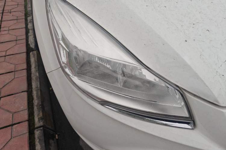 Used Ford Kuga 2013 1.6L GTDi 4x4 Elite Model Right Front Headlight
