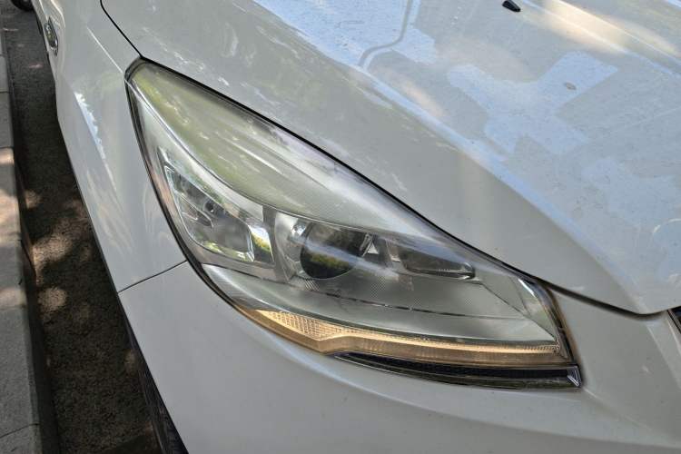 Used Ford Kuga 2013 1.6L GTDi 4x4 Elite Model Right Front Headlight