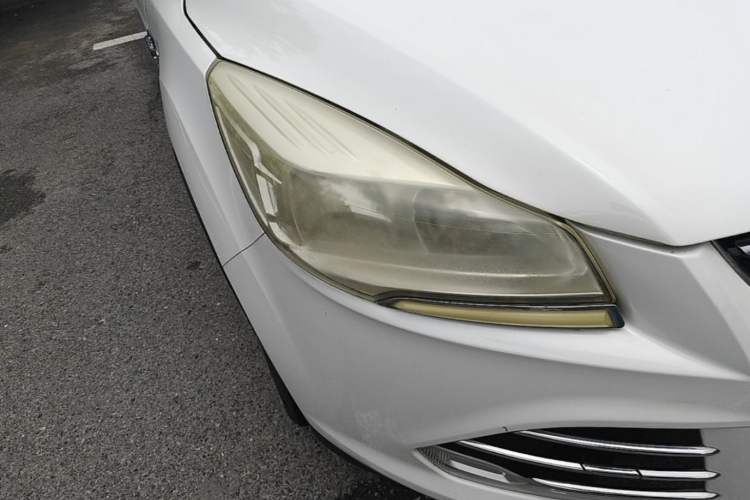 Used Ford Kuga 2013 1.6L GTDi 4x4 Elite Model Right Front Headlight