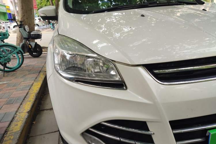 Used Ford Kuga 2013 1.6L GTDi 4x4 Elite Model Right Front Headlight