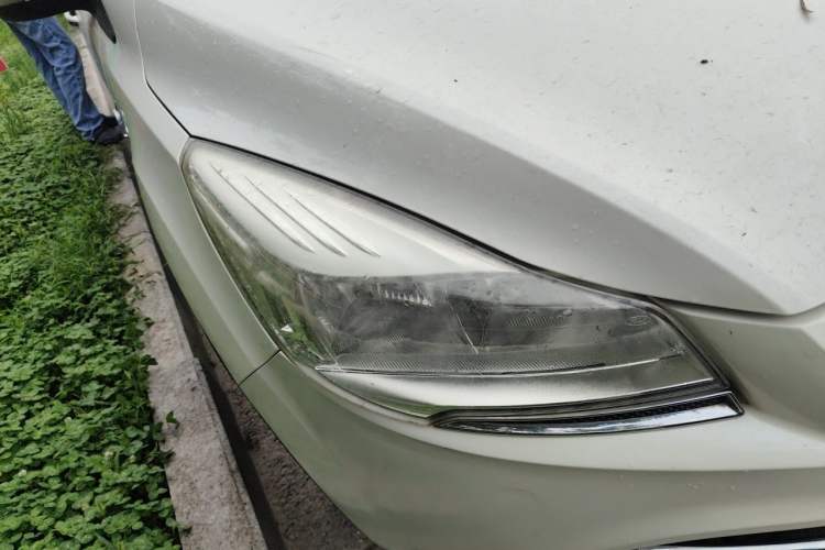 Used Ford Kuga 2013 1.6L GTDi 4x4 Elite Model Right Front Headlight