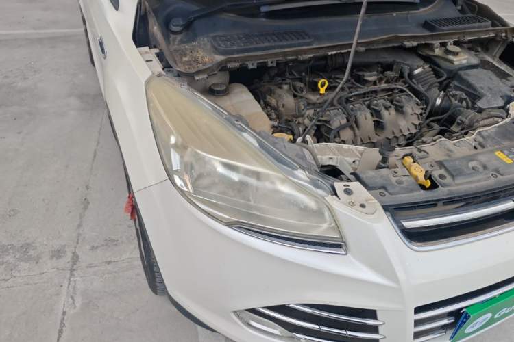 Used Ford Kuga 2013 2.0L GTDi Four-Wheel-Drive Elite Model Right Front Headlight
