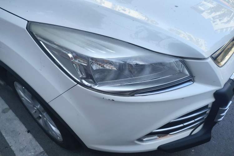 Used Ford Kuga 2013 2.0L GTDi Four-Wheel-Drive Elite Model Right Front Headlight