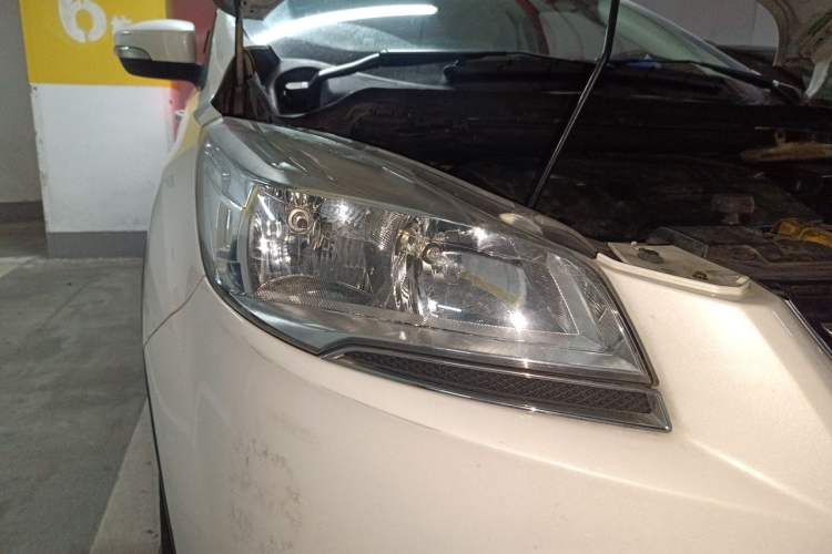 Used Ford Kuga 2013 1.6L GTDi 4x4 Elite Model Right Front Headlight
