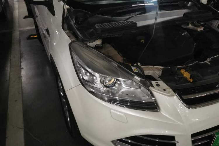 Used Ford Kuga 2013 2.0L GTDi Four-Wheel Drive Premium Model Right Front Headlight
