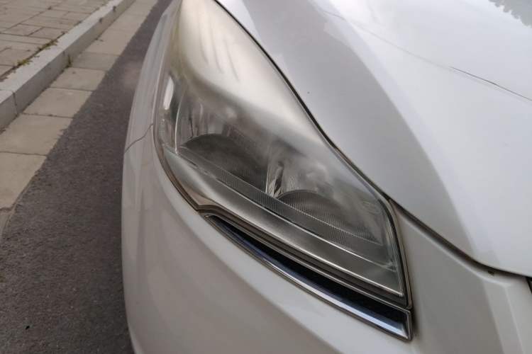 Used Ford Kuga 2013 1.6L GTDi 4x4 Elite Model Right Front Headlight