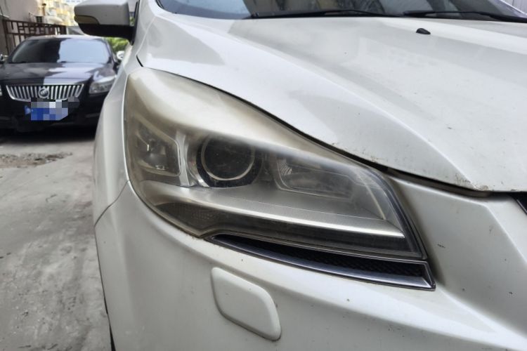 Used Ford Kuga 2013 2.0L GTDi Four-Wheel Drive Premium Model Right Front Headlight