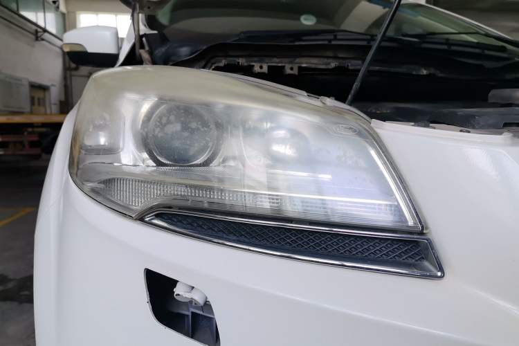 Used Ford Kuga 2013 2.0L GTDi Four-Wheel Drive Premium Model Right Front Headlight