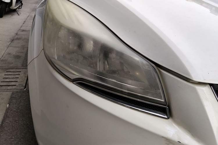 Used Ford Kuga 2013 1.6L GTDi 4x4 Elite Model Right Front Headlight