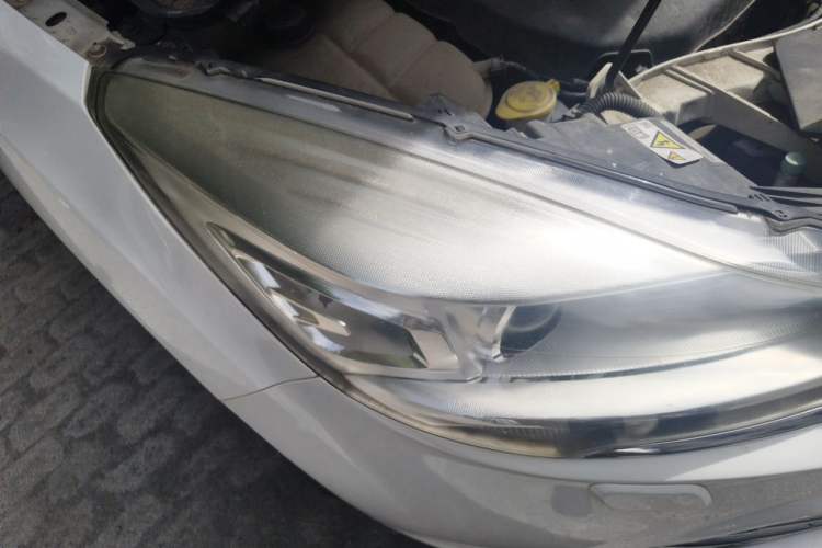 Used Ford Kuga 2013 2.0L GTDi Four-Wheel Drive Premium Model Right Front Headlight