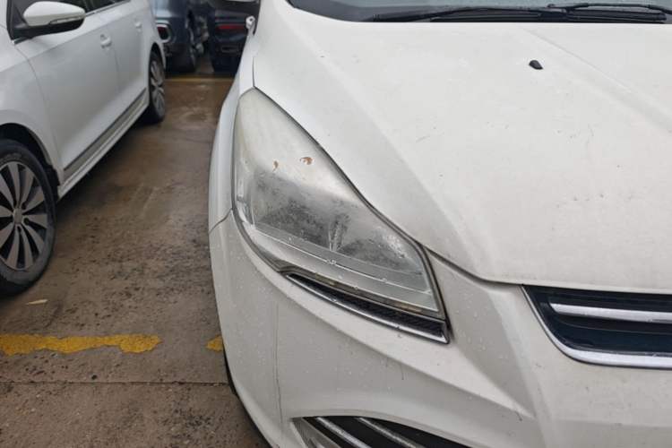 Used Ford Kuga 2013 2.0L GTDi Four-Wheel-Drive Elite Model Right Front Headlight