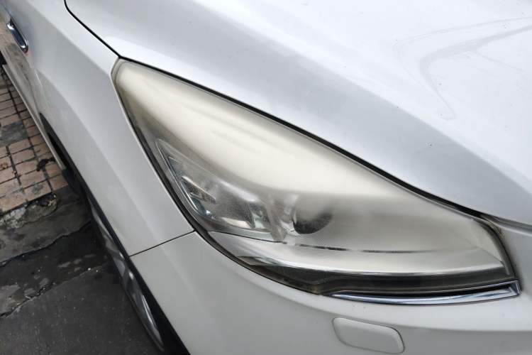Used Ford Kuga 2013 2.0L GTDi Four-Wheel Drive Premium Model Right Front Headlight