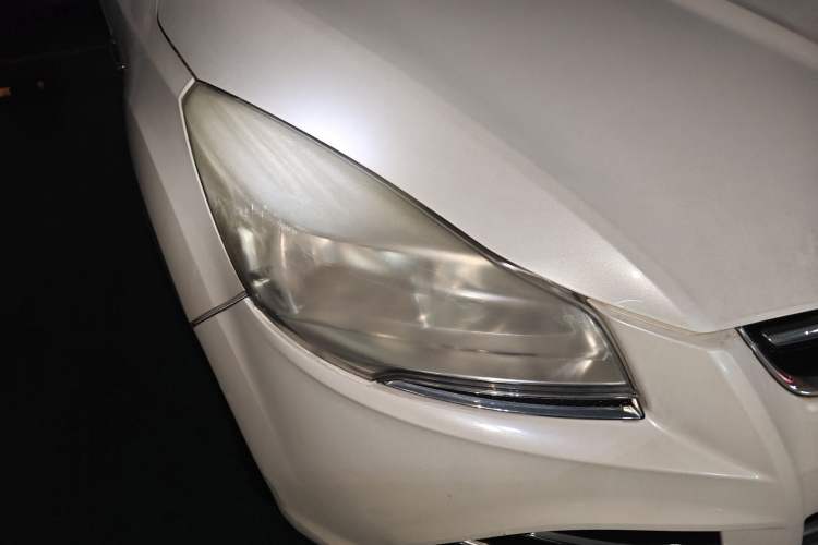 Used Ford Kuga 2013 1.6L GTDi 4x4 Elite Model Right Front Headlight