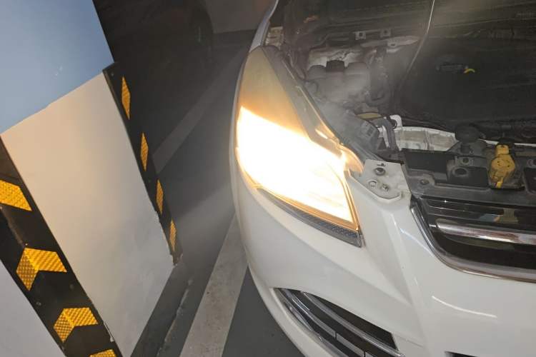 Used Ford Kuga 2013 1.6L GTDi 4x4 Elite Model Right Front Headlight