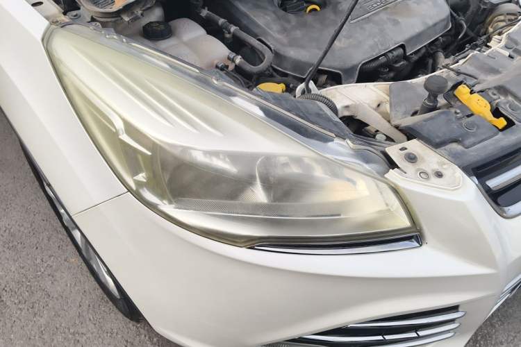 Used Ford Kuga 2013 1.6L GTDi 4x4 Elite Model Right Front Headlight