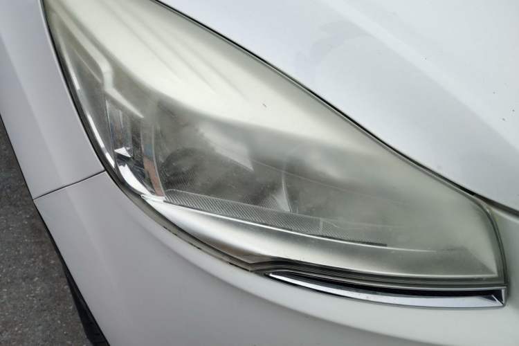 Used Ford Kuga 2013 1.6L GTDi 4x4 Elite Model Right Front Headlight