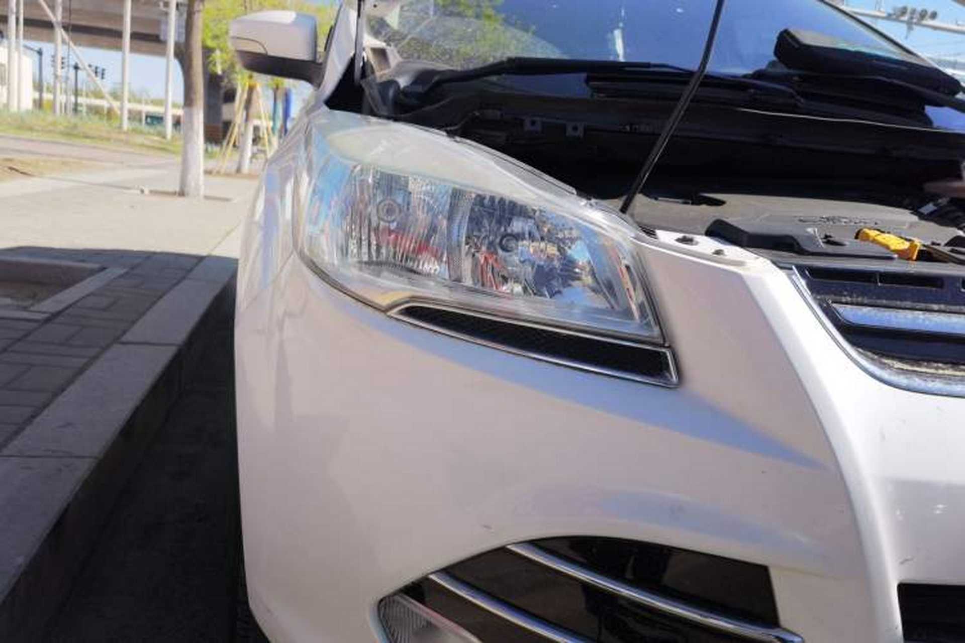 Used Ford Kuga 2013 1.6L GTDi 4x4 Elite Model Right Front Headlight