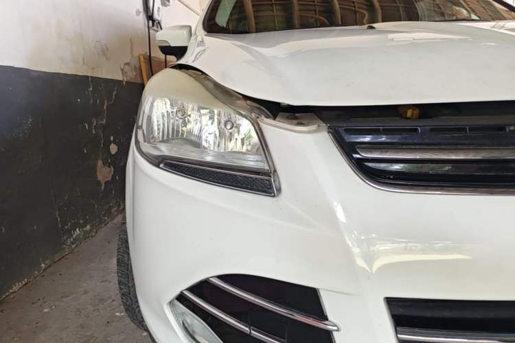 Used Ford Kuga 2013 1.6L GTDi 4x4 Elite Model Right Front Headlight