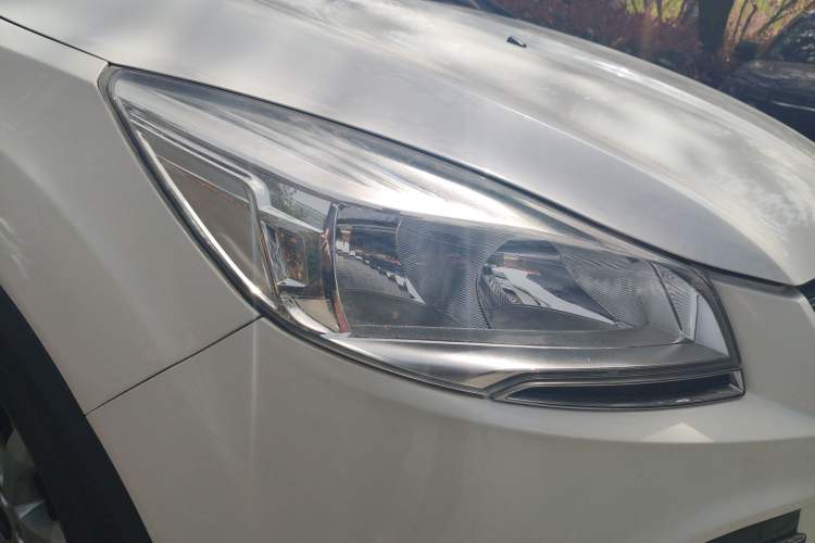 Used Ford Kuga 2013 1.6L GTDi 4x4 Elite Model Right Front Headlight