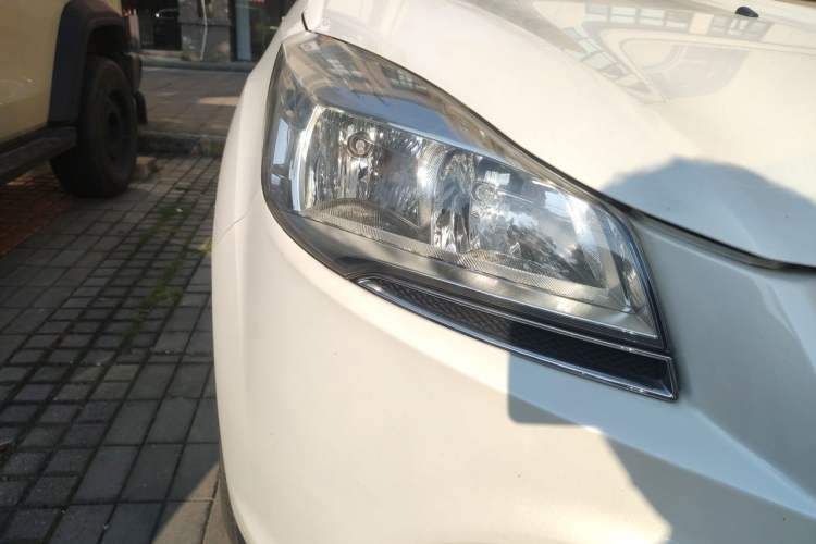 Used Ford Kuga 2013 1.6L GTDi 4x4 Elite Model Right Front Headlight