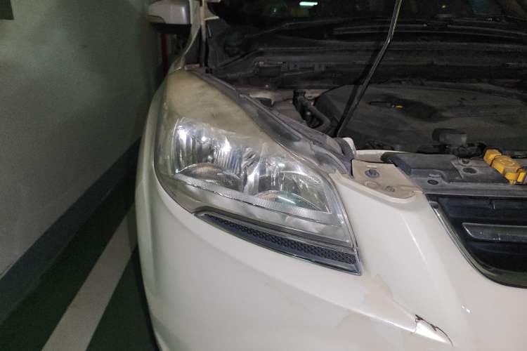 Used Ford Kuga 2013 1.6L GTDi 4x4 Elite Model Right Front Headlight