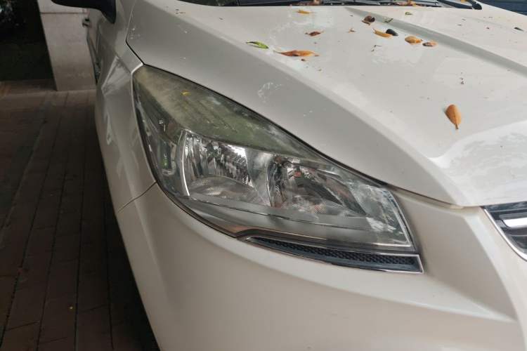 Used Ford Kuga 2013 1.6L GTDi 4x4 Elite Model Right Front Headlight