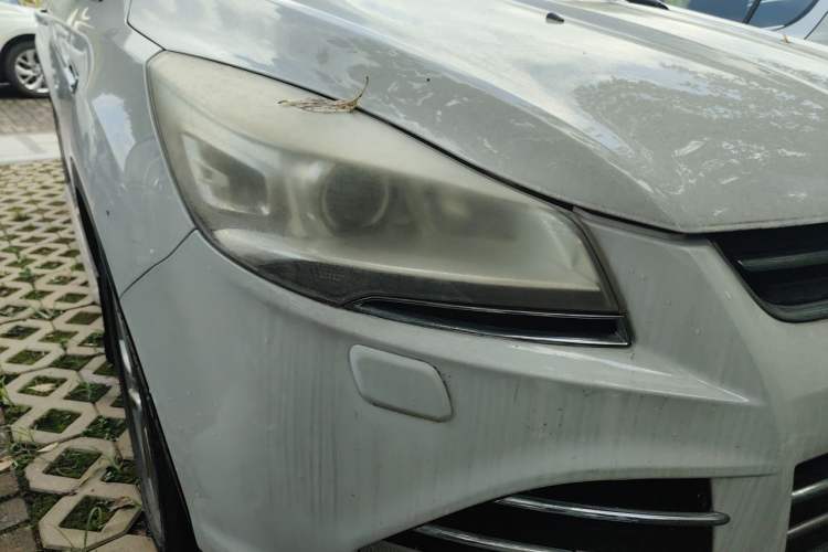Used Ford Kuga 2013 2.0L GTDi Four-Wheel-Drive Sport Model Right Front Headlight