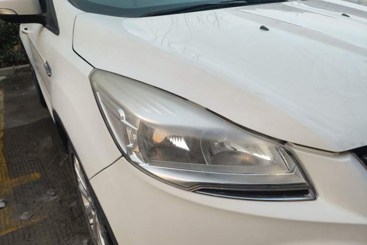 Used Ford Kuga 2013 1.6L GTDi 4x4 Elite Model Right Front Headlight