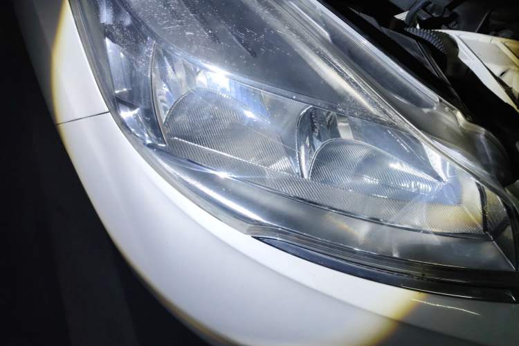Used Ford Kuga 2013 1.6L GTDi 4x4 Elite Model Right Front Headlight