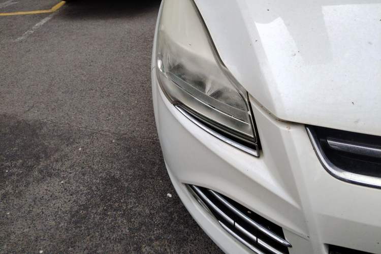 Used Ford Kuga 2013 1.6L GTDi 4x4 Elite Model Right Front Headlight