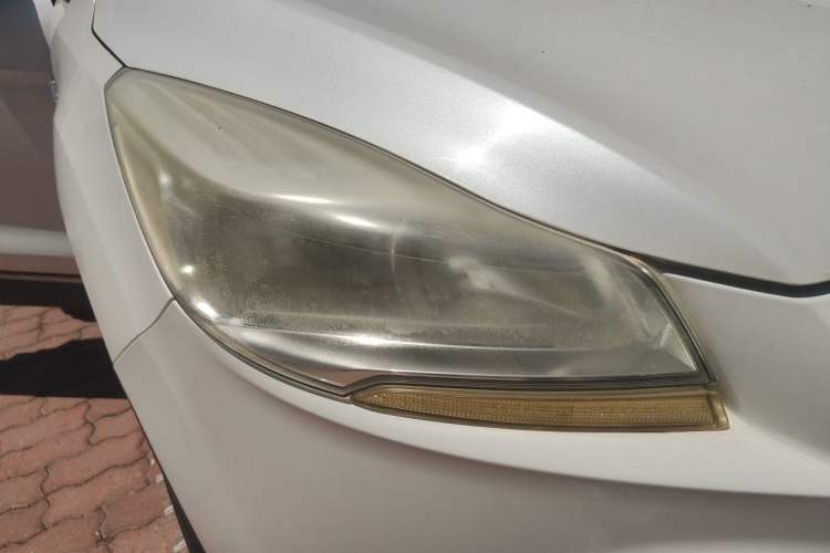 Used Ford Kuga 2013 1.6L GTDi 4x4 Elite Model Right Front Headlight