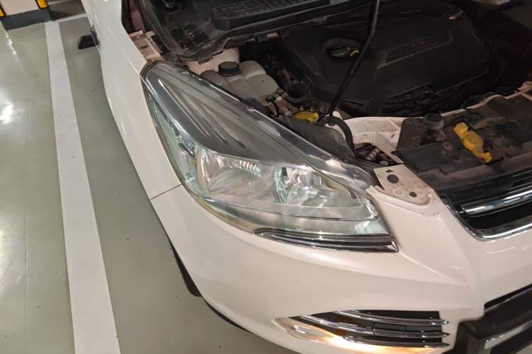 Used Ford Kuga 2013 1.6L GTDi 4x4 Elite Model Right Front Headlight