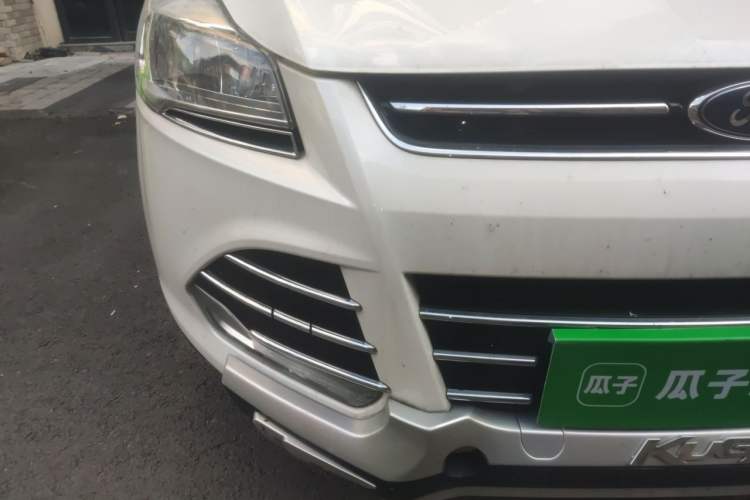 Used Ford Kuga 2013 1.6L GTDi Two-Wheel-Drive Comfort Model Right Front Headlight