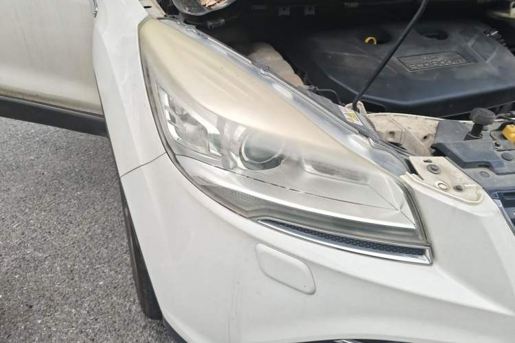 Used Ford Kuga 2013 2.0L GTDi Four-Wheel Drive Premium Model Right Front Headlight
