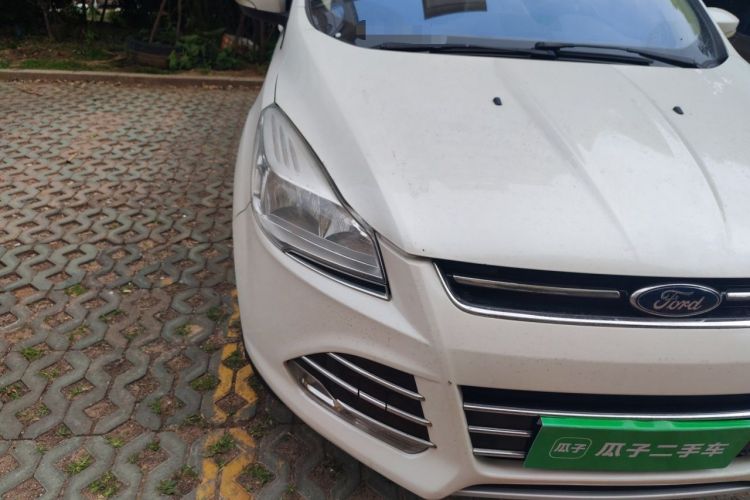 Used Ford Kuga 2013 1.6L GTDi Two-Wheel-Drive Trend Model Right Front Headlight