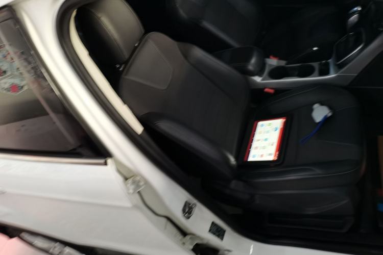 Used Ford Kuga 2013 1.6L GTDi Two-Wheel-Drive Trend Model Right Front Seat