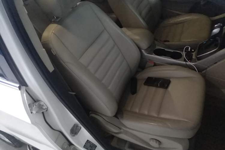 Used Ford Kuga 2013 2.0L GTDi Four-Wheel Drive Premium Model Right Front Seat