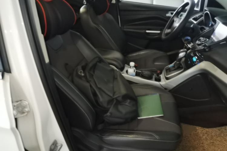 Used Ford Kuga 2013 1.6L GTDi Two-Wheel-Drive Trend Model Right Front Seat