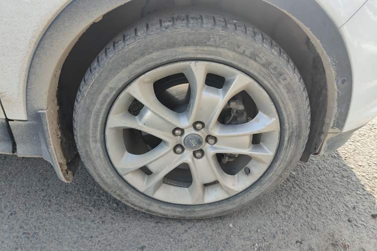 Used Ford Kuga 2013 2.0L GTDi Four-Wheel-Drive Sport Model Right Front Wheel Hub