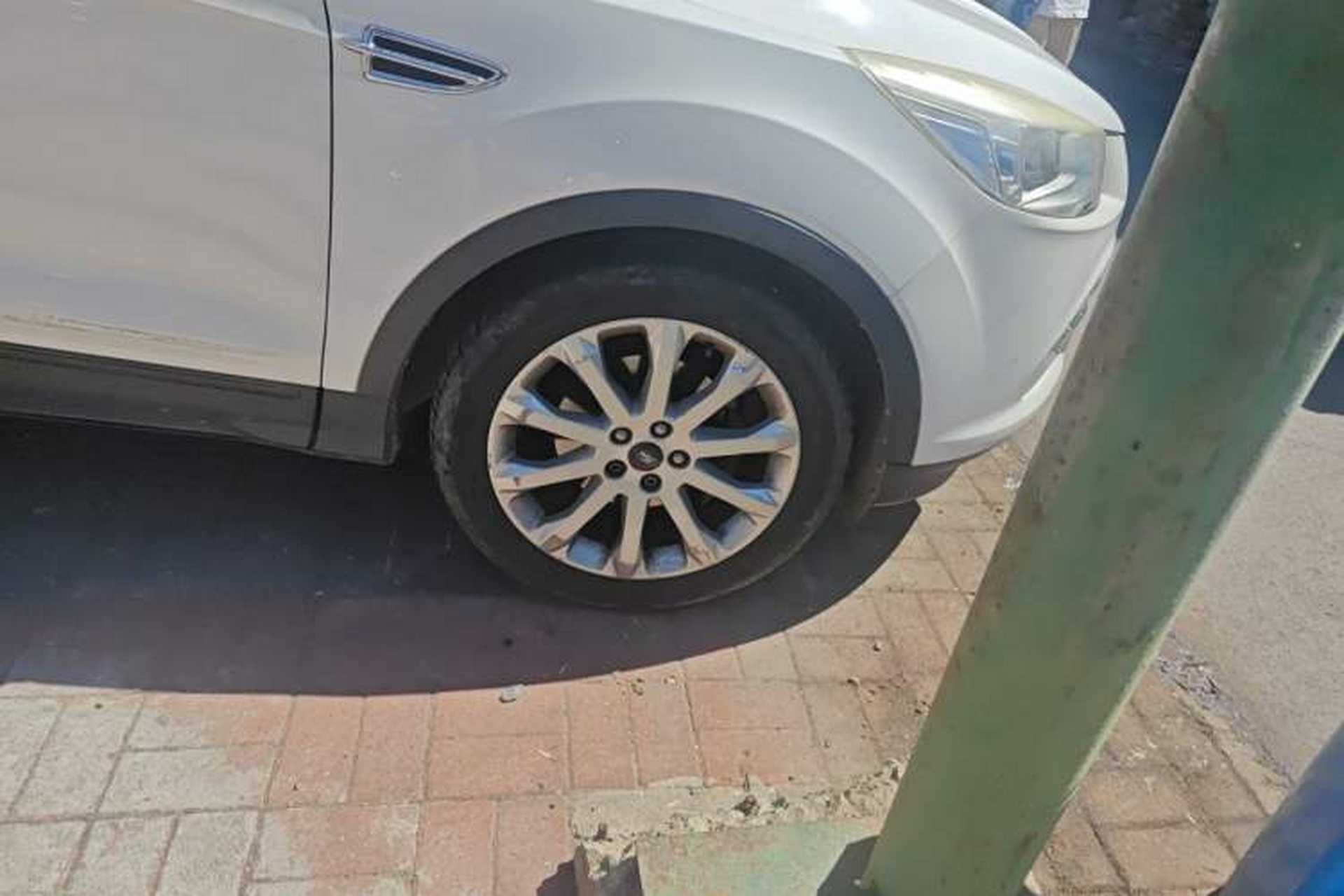 Used Ford Kuga 2013 1.6L GTDi Two-Wheel-Drive Trend Model Right Front Wheel Hub