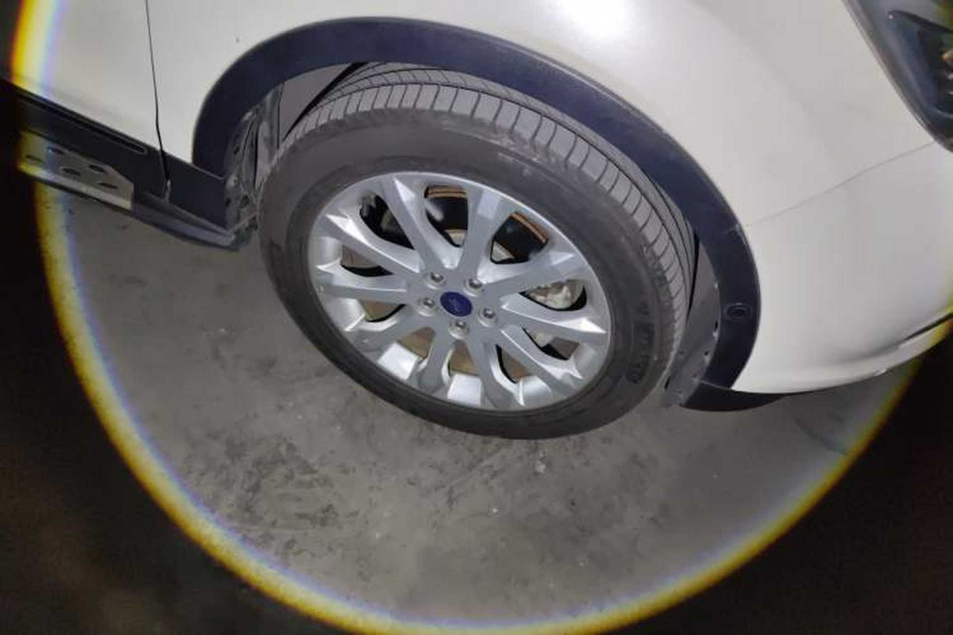 Used Ford Kuga 2013 2.0L GTDi Four-Wheel Drive Premium Model Right Front Wheel Hub