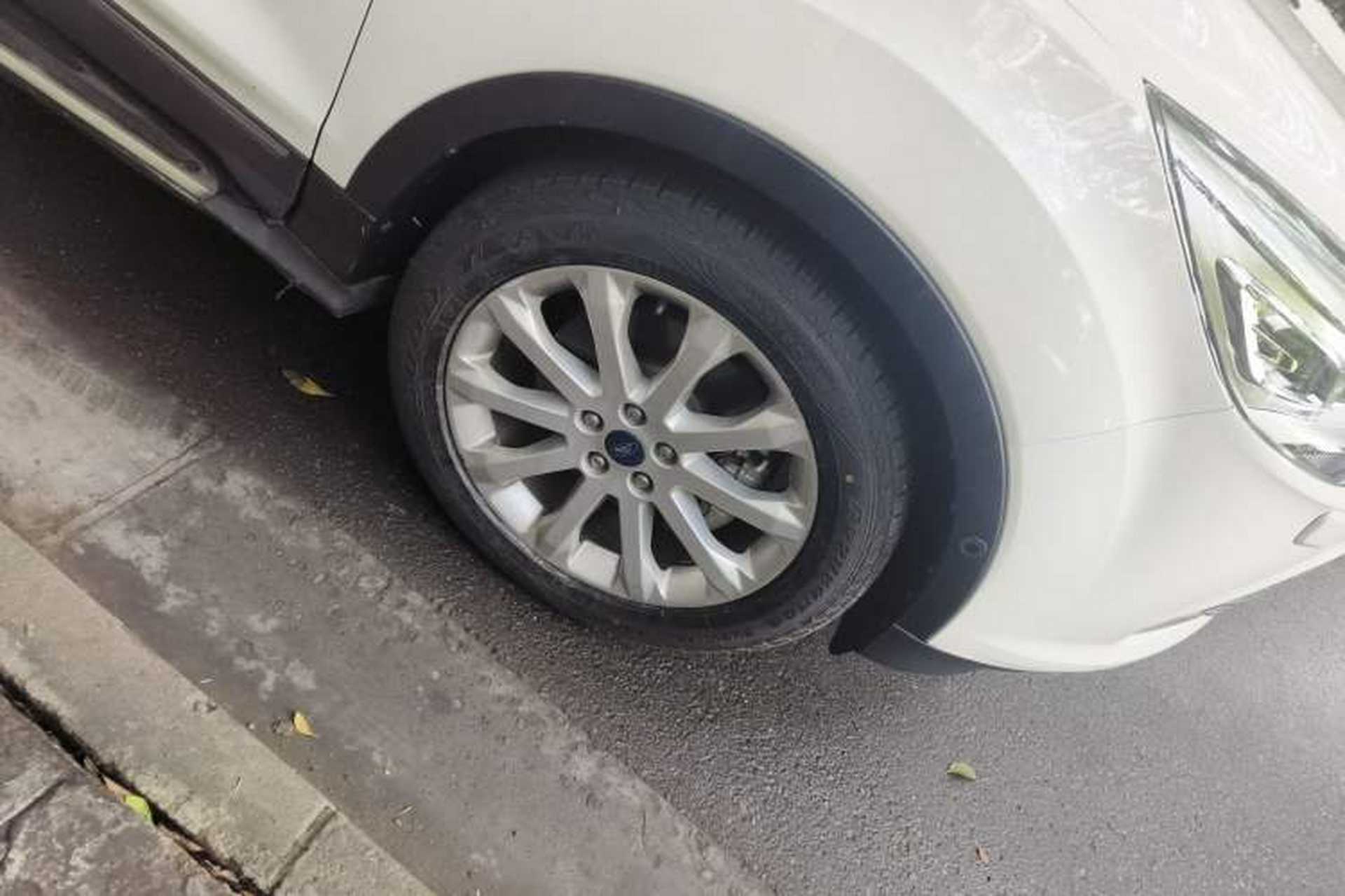 Used Ford Kuga 2013 2.0L GTDi Four-Wheel Drive Premium Model Right Front Wheel Hub