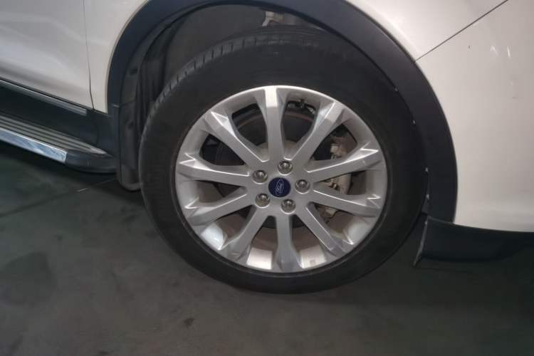 Used Ford Kuga 2013 1.6L GTDi 4x4 Elite Model Right Front Wheel Hub