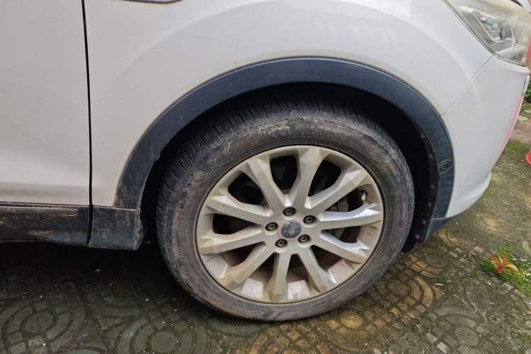 Used Ford Kuga 2013 2.0L GTDi Four-Wheel Drive Premium Model Right Front Wheel Hub