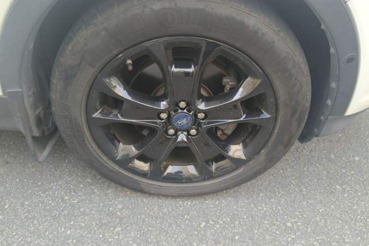 Used Ford Kuga 2013 2.0L GTDi Four-Wheel Drive Premium Model Right Front Wheel Hub