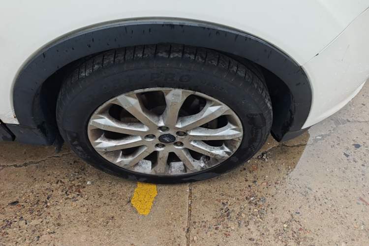 Used Ford Kuga 2013 2.0L GTDi Four-Wheel-Drive Elite Model Right Front Wheel Hub