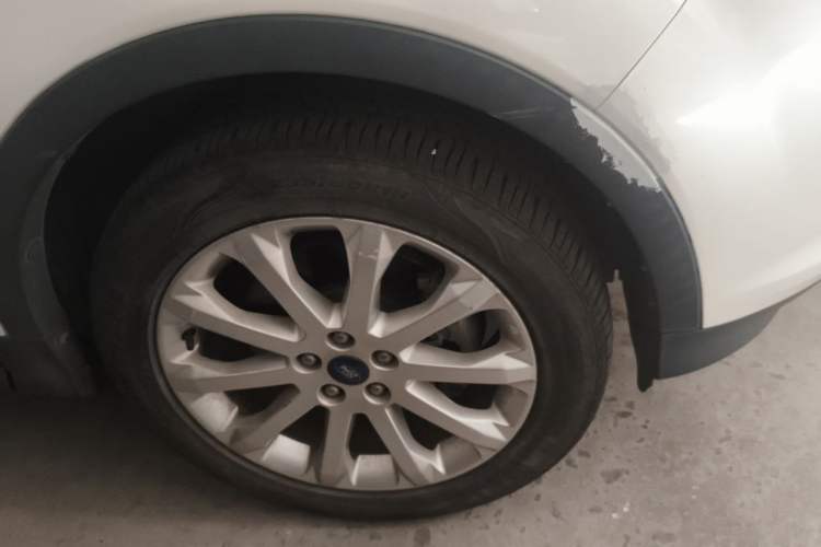 Used Ford Kuga 2013 1.6L GTDi 4x4 Elite Model Right Front Wheel Hub