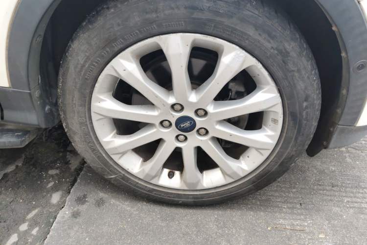 Used Ford Kuga 2013 2.0L GTDi Four-Wheel Drive Premium Model Right Front Wheel Hub